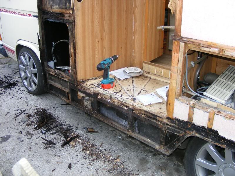 IMAGE: http://i14.photobucket.com/albums/a301/westy77/karmann%20cheetah%20rebuild/karmanncheetahrebuild062.jpg