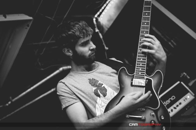 IMAGE: http://i14.photobucket.com/albums/a303/Jakedexter/LastHorizonBirthdayBash-465.jpg