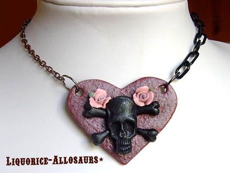 Pirate rose Skull 'n' crossbones necklace - £16.99 : Liquorice-Allosaurs, Jewellery, crafts and handmade delights Pirate rose Skull 'n' crossbones necklace - £16.99 : Liquorice-Allosaurs, Jewellery, crafts and handmade delights