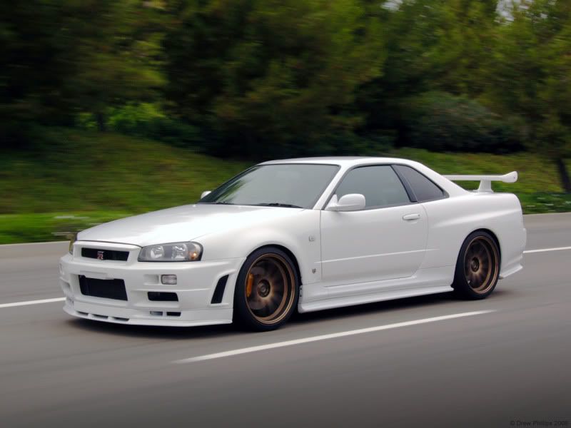 http://i14.photobucket.com/albums/a308/Cantiello22/nissan-skyline-r34-v-spec.jpg