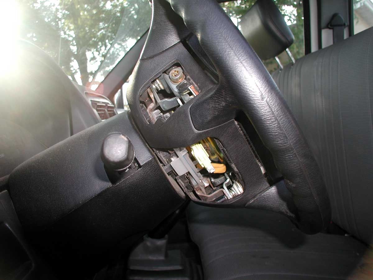1997 Nissan pickup steering wheel removal #3