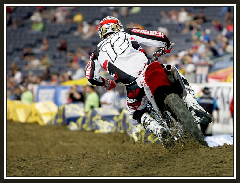 IMAGE: http://i14.photobucket.com/albums/a311/crash32/Indy%202007/KM2K8043.jpg