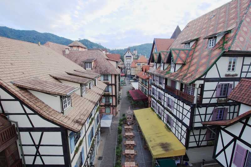 IMAGE: http://i14.photobucket.com/albums/a316/yltan/BktMerah_Genting_Colmar_2006/colmar1.jpg