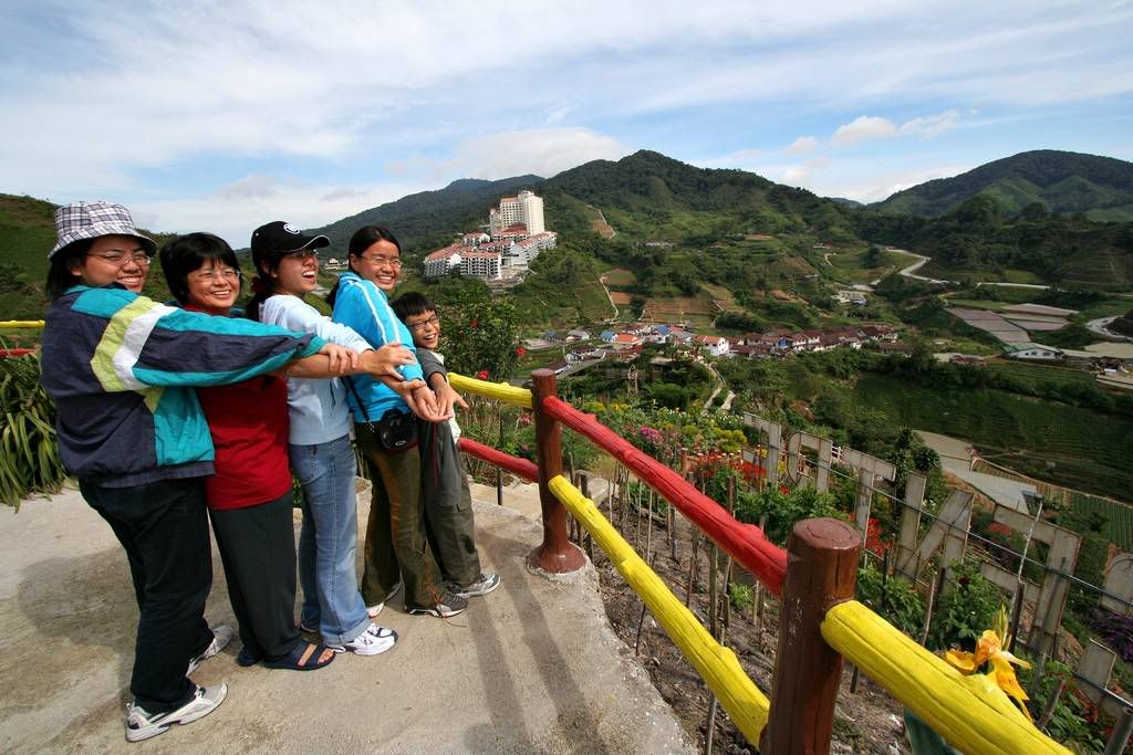 IMAGE: http://i14.photobucket.com/albums/a316/yltan/Cameron_Tioman_June2005/Image00001.jpg