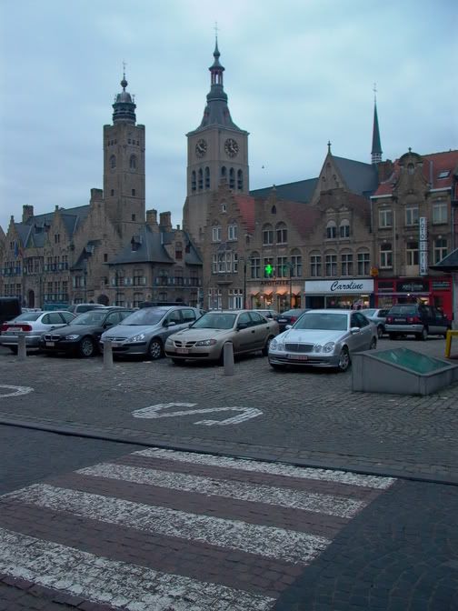 http://i14.photobucket.com/albums/a317/NicoleGeirnaert/L1040170.jpg