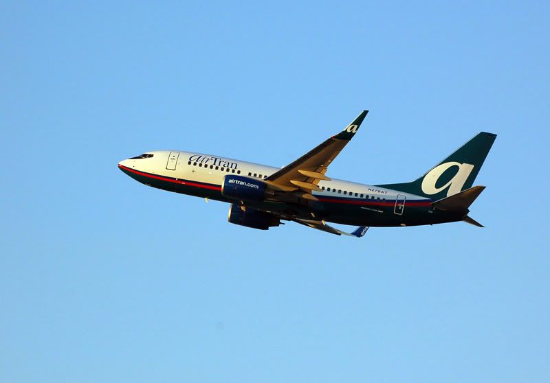 737airtrfll.jpg