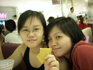 Jessie & Sheena posing