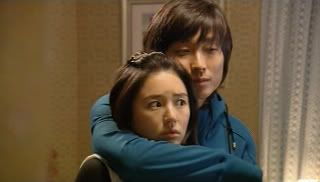 Shin hugging Chae-gyung