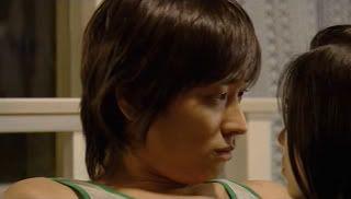 Sleepy Shin looking at Chae-gyung