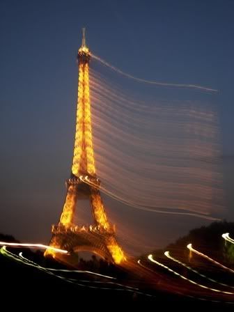 tour eiffel floue La Tour Eiffel, édition floue - juin 2007
