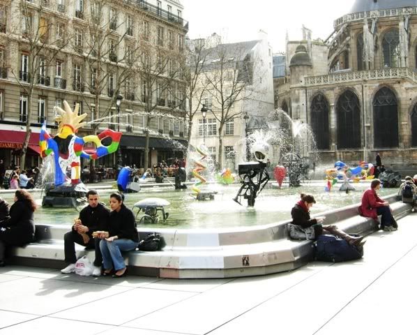 au centre pompidou 1 La fontaine au Centre Pompidou - printemps 2007