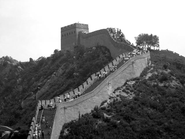IMAGE: http://i14.photobucket.com/albums/a320/mrludecrs/GreatWall54.jpg