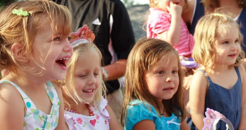 IMAGE: http://i14.photobucket.com/albums/a320/mrludecrs/Hannah_s5.jpg