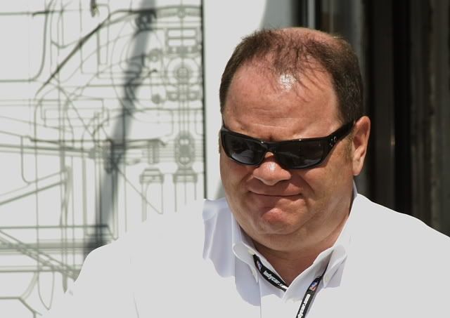 IMAGE: http://i14.photobucket.com/albums/a320/mrludecrs/MKEMILE/MKEMile_496.jpg