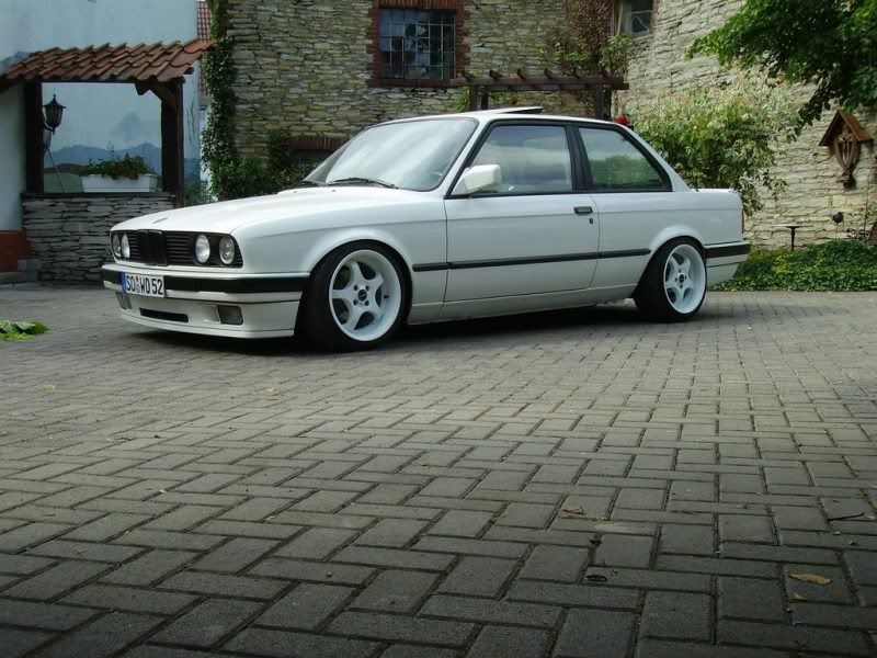 Re Pic Request E30's Slammed on 14's
