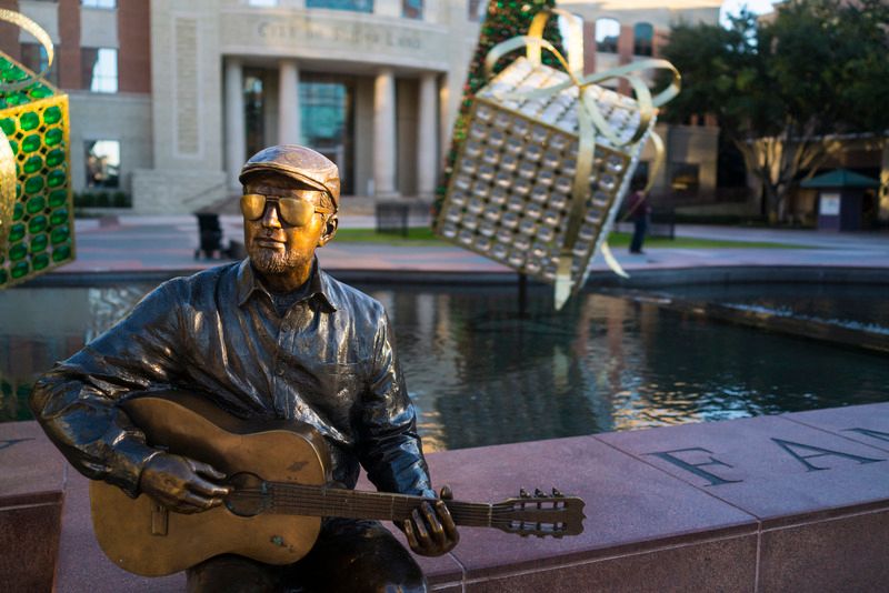 IMAGE: http://i14.photobucket.com/albums/a321/mystik610/guitarist%2035_zpsriica68y.jpg