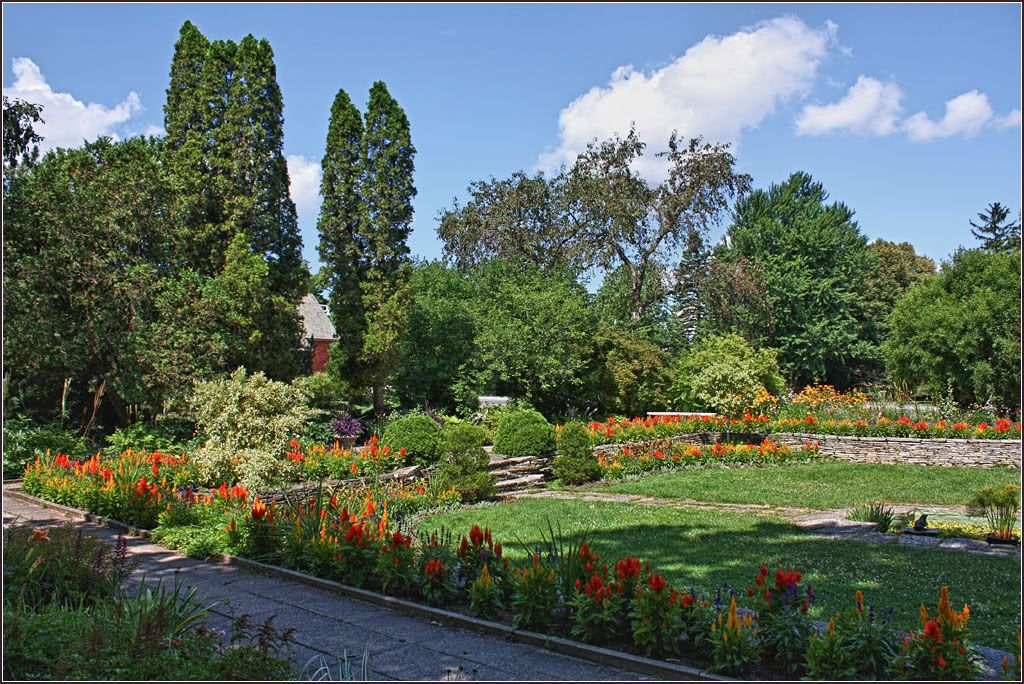 IMAGE: http://i14.photobucket.com/albums/a323/rathgarb/IMG_3670_HDRppwww.jpg