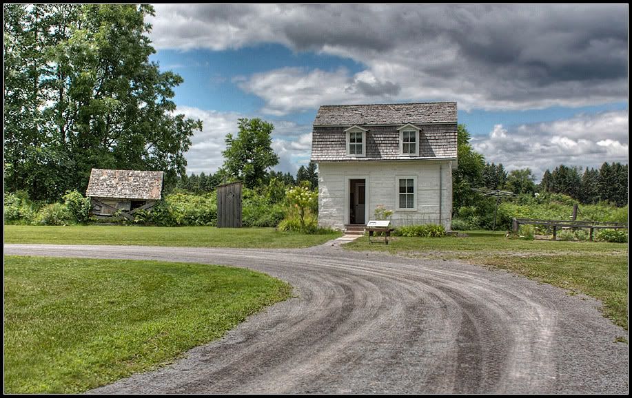 IMAGE: http://i14.photobucket.com/albums/a323/rathgarb/Pix/IMG_17031_tonemappedPPWWW.jpg