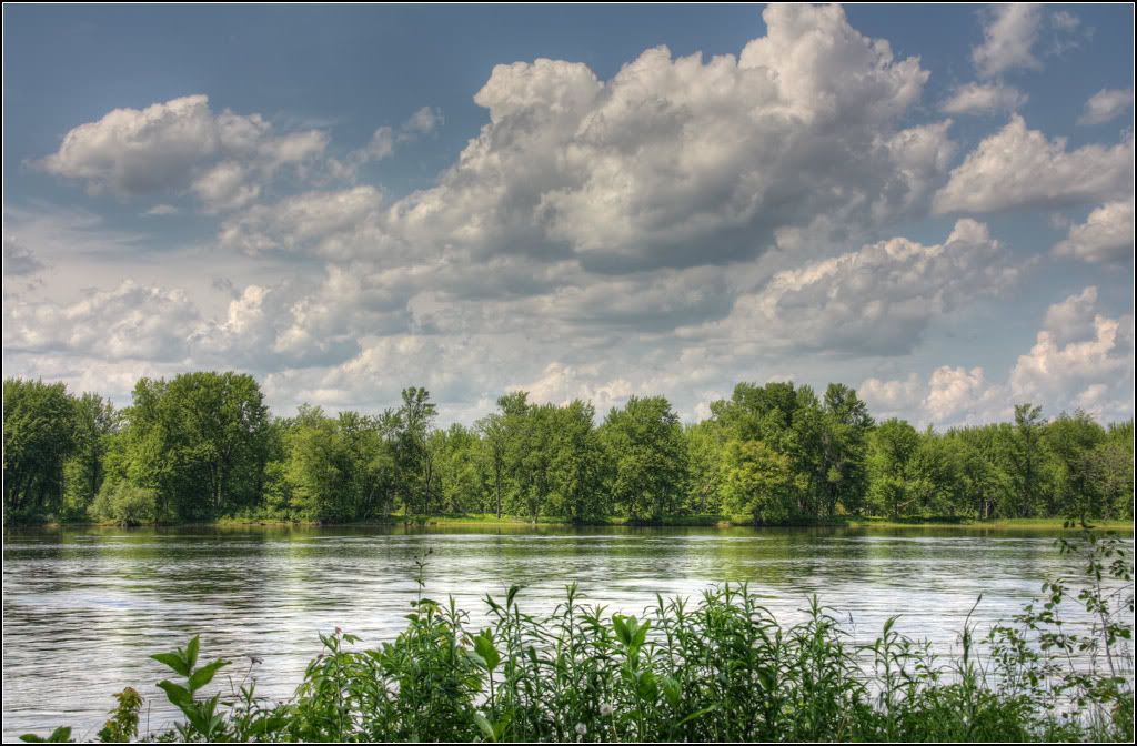 IMAGE: http://i14.photobucket.com/albums/a323/rathgarb/Pix/IMG_2241_2_3_tonemappedPM2PPWWW.jpg