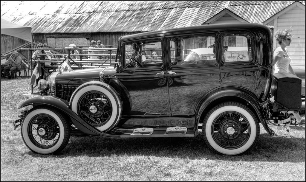 IMAGE: http://i14.photobucket.com/albums/a323/rathgarb/Pix/IMG_3483_4_5_ppwww.jpg