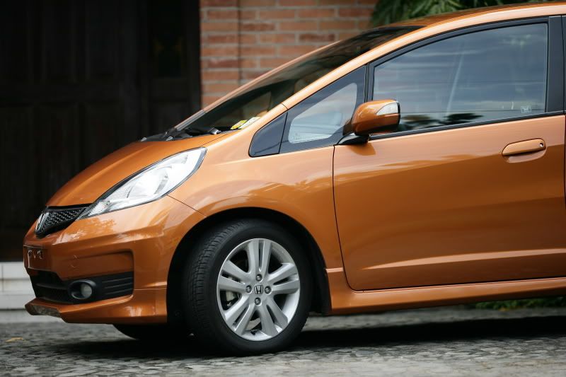 IMAGE: http://i14.photobucket.com/albums/a330/superribbit/help%20pics/IMG_1672.jpg