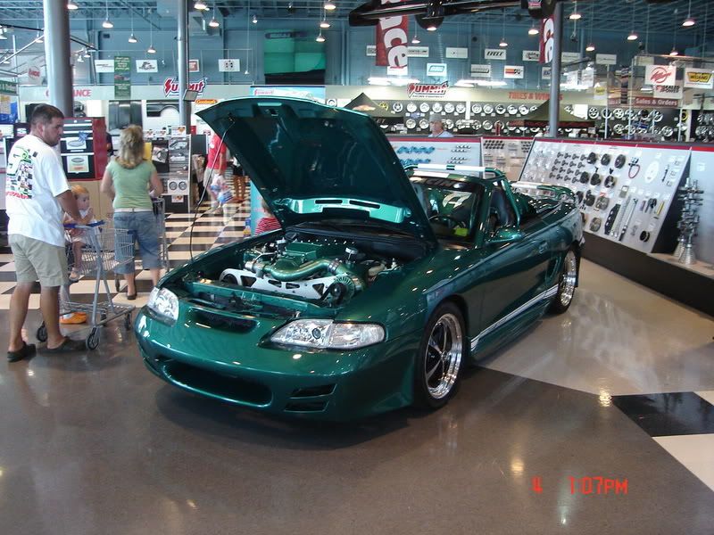 http://i14.photobucket.com/albums/a332/shhiknow/summit%20car%20show/DSC00878.jpg