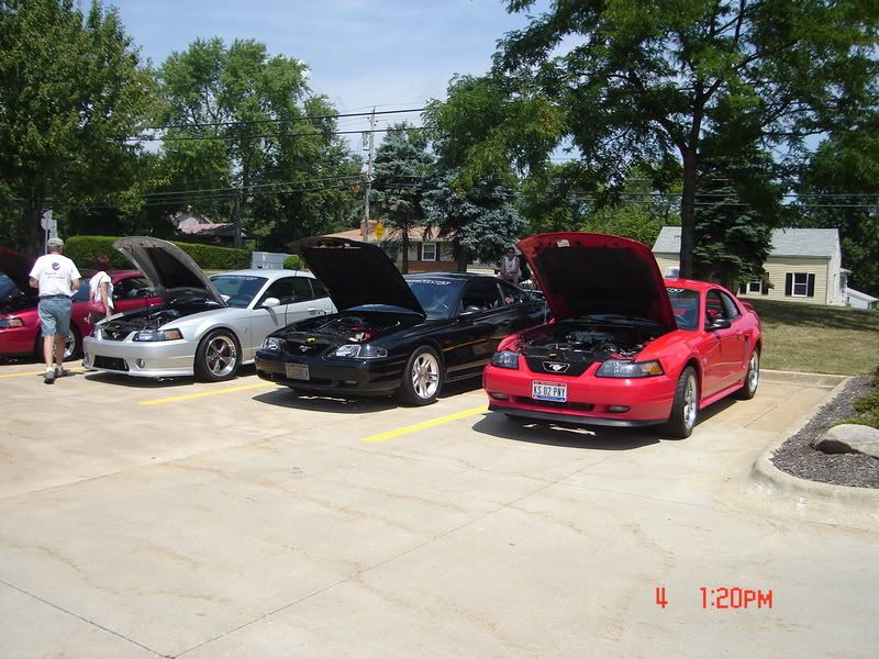 http://i14.photobucket.com/albums/a332/shhiknow/summit%20car%20show/DSC00903.jpg