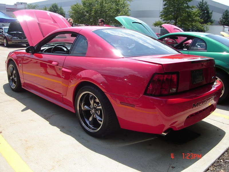 http://i14.photobucket.com/albums/a332/shhiknow/summit%20car%20show/DSC00909.jpg