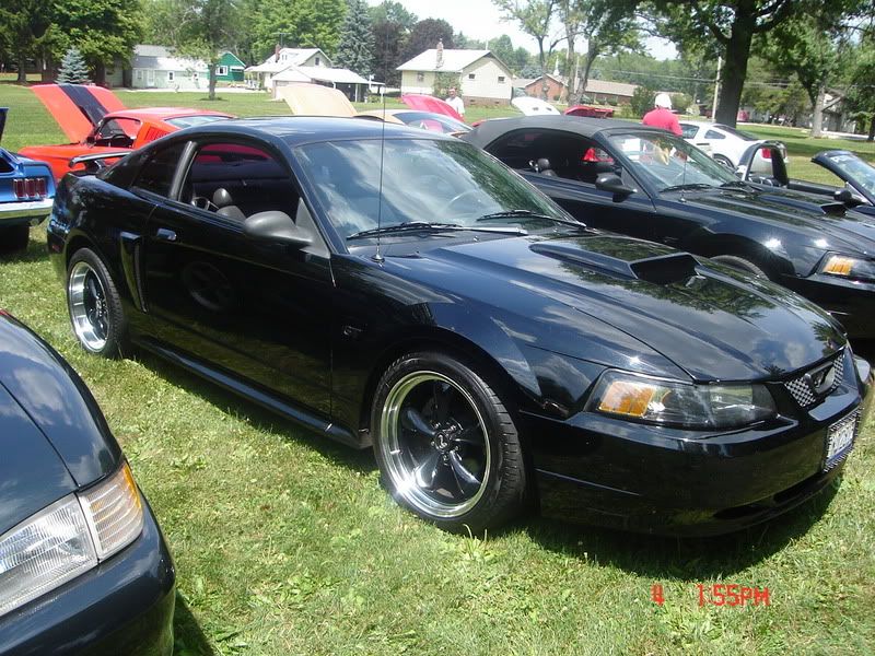 http://i14.photobucket.com/albums/a332/shhiknow/summit%20car%20show/DSC00956.jpg