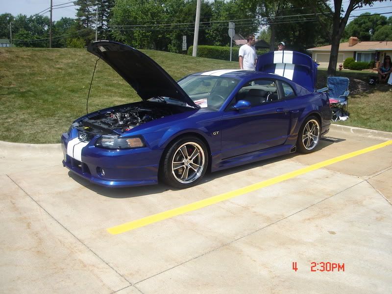 http://i14.photobucket.com/albums/a332/shhiknow/summit%20car%20show/DSC00963.jpg