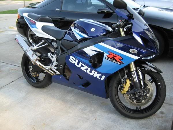 http://i14.photobucket.com/albums/a334/Nessuno3400/gixxer.jpg