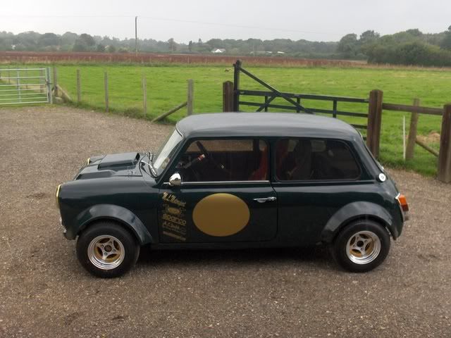  its has all the classic mini tuning items such as rally cam 