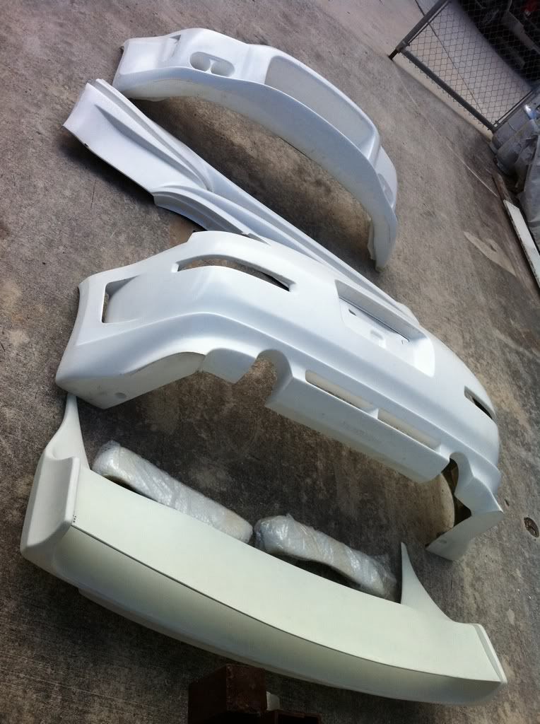 I have a Brand New Authentic JDM Veilside body kit for the Nissan 350z 
