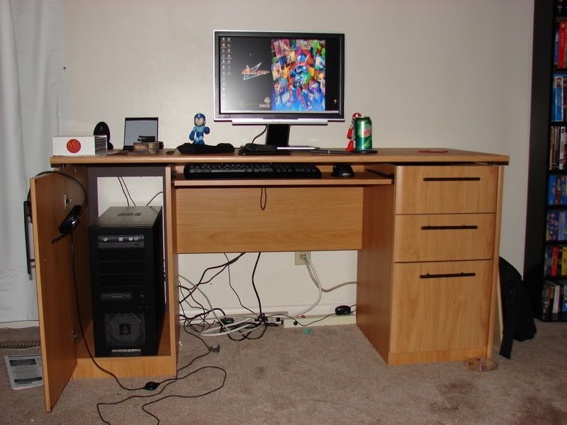 Desk1.jpg