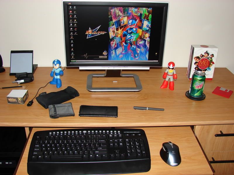 Desk2.jpg