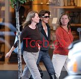 Shania Twain out shopping with her girl friends at Escada and Banana Republic on Bloor Street.