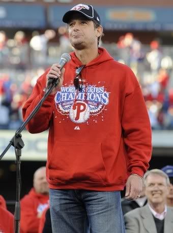 Pepaw Moyer Pitching for the Phillies = the fountain of youth