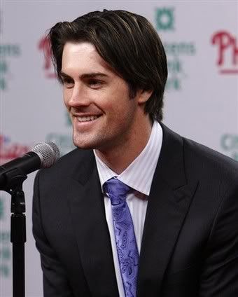 Cole Hamels suit Phils fans get to keep him for three more years.