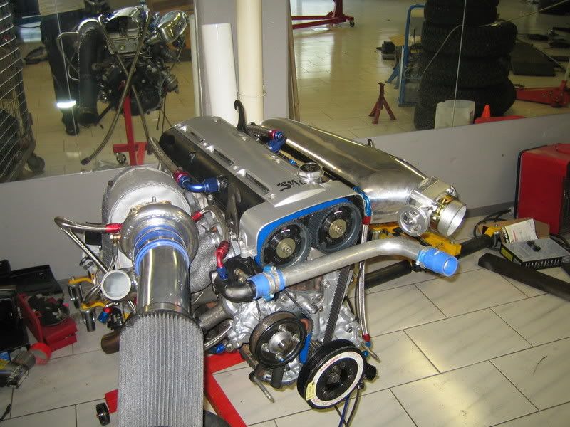 http://i14.photobucket.com/albums/a346/Phantomen/34lmotor002.jpg