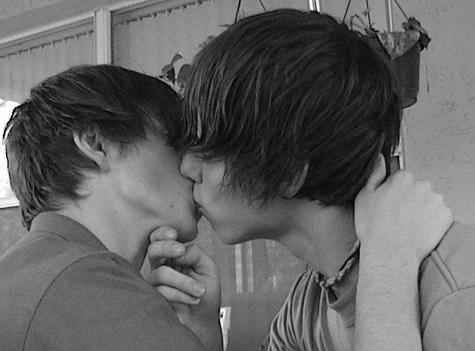 emo boys kissing emo boys. Emo guys kissing DAMN Image