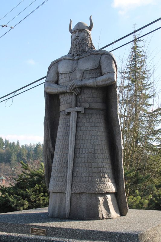  photo Viking-Statue-daylight-web_zpse5avgzuz.jpg